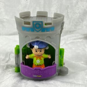 Fisher-Price Little People Foldable Castle Tower Pop-Open Jester Figure Playset